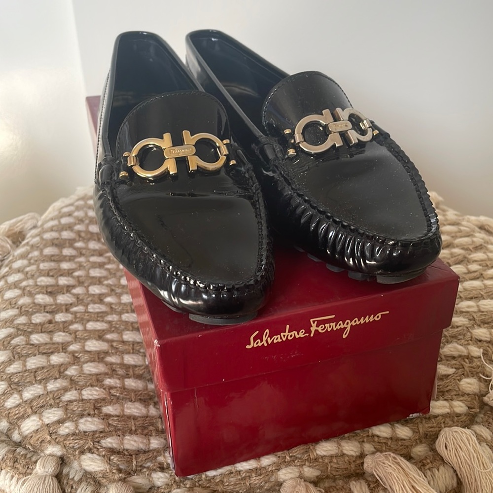 Salvatore Ferragamo Nero Patentcalf Loafers Flats Size 7.5